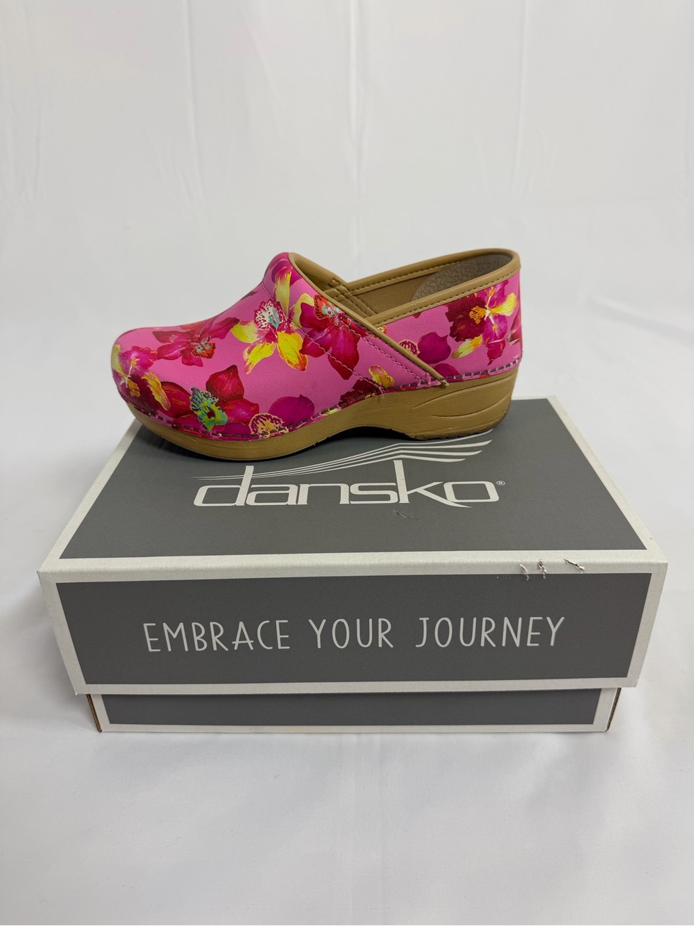 Dansko XP 2.0 Clog in Tropical Pink, size 36.